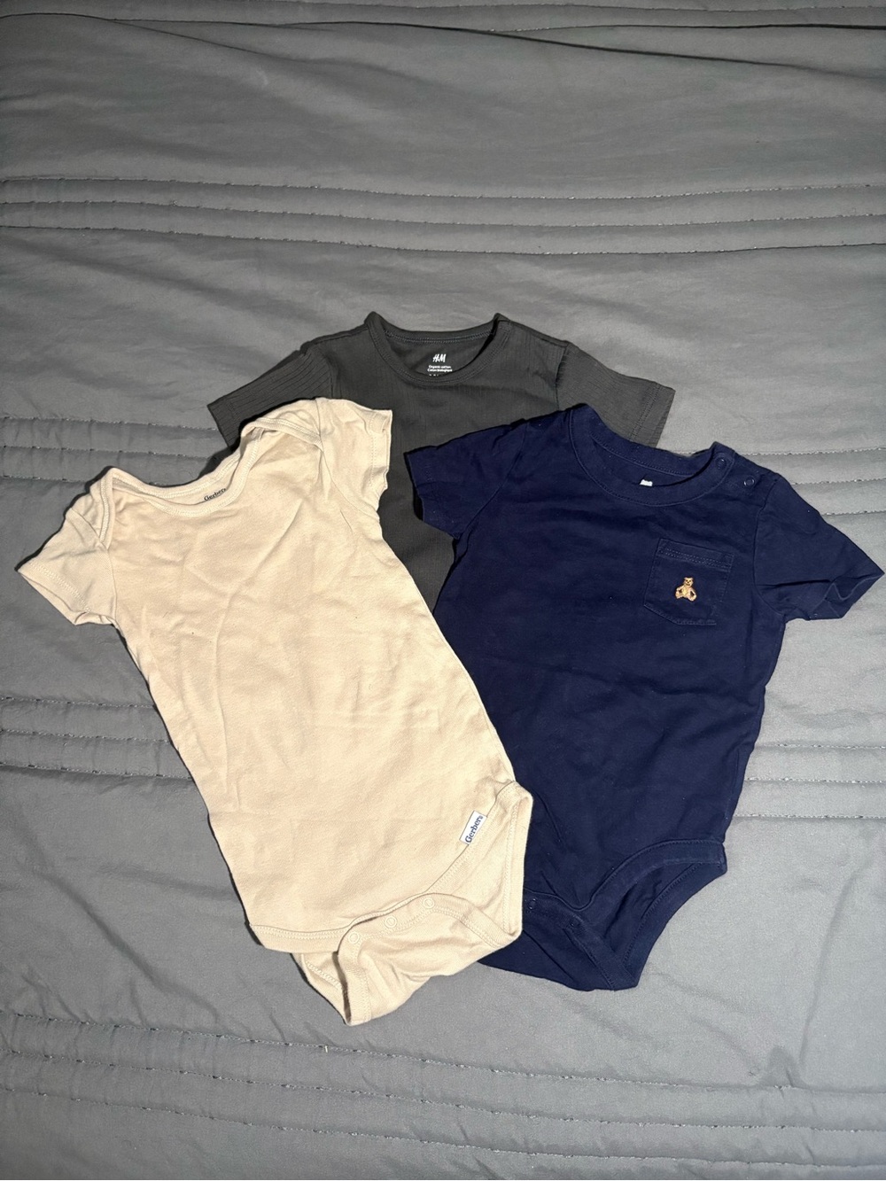 Baby Short-Sleeve Bodysuit Set — GAP(Navy), Gerber (Beige), H&M (Charcoal)